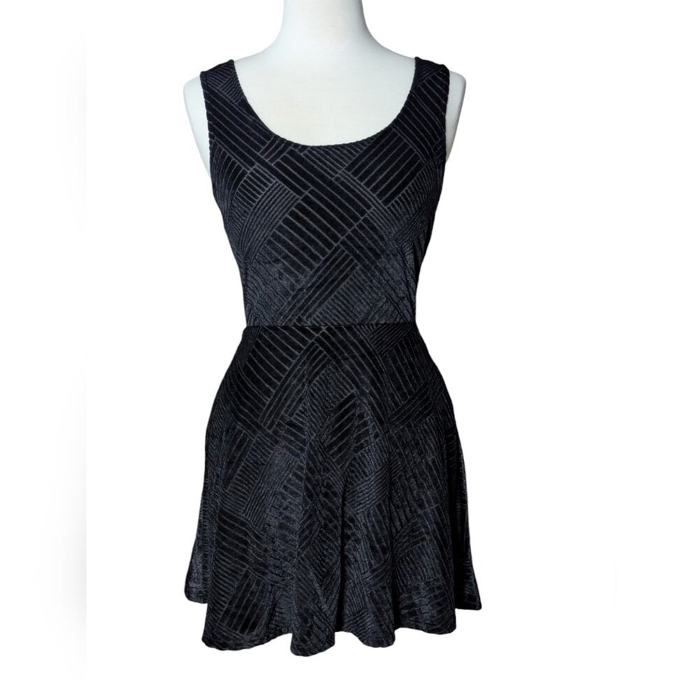 Candie's Black Velvet Feel Design Mini Party Dress Size Medium Lined